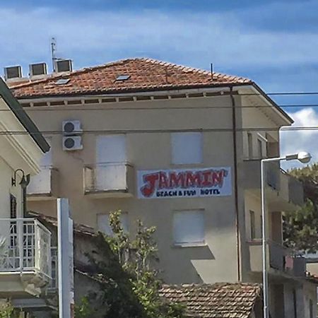 Jammin' Riccione Beach & Fun Hotel Exteriör bild
